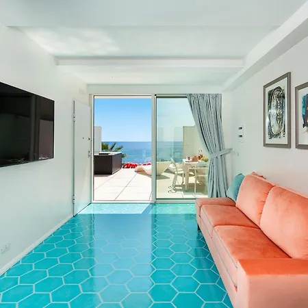 Peppina Terrace * Letojanni