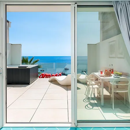 Peppina Terrace Apartment Letojanni
